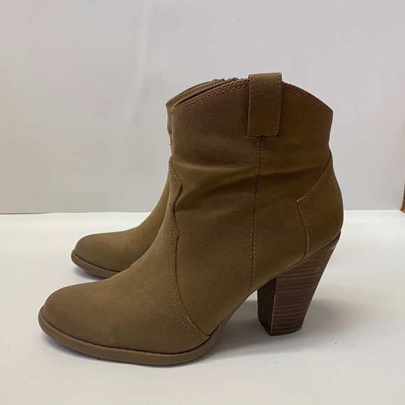 American Eagle Tan Faux Suede Ankle Heeled Booties - Picture 1 of 9